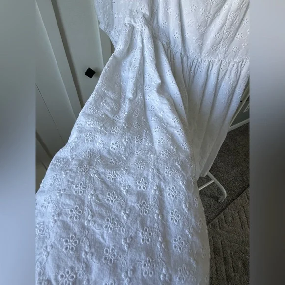 American Eagle Outfitters White Eyelet Dress - Picture 5 of 5